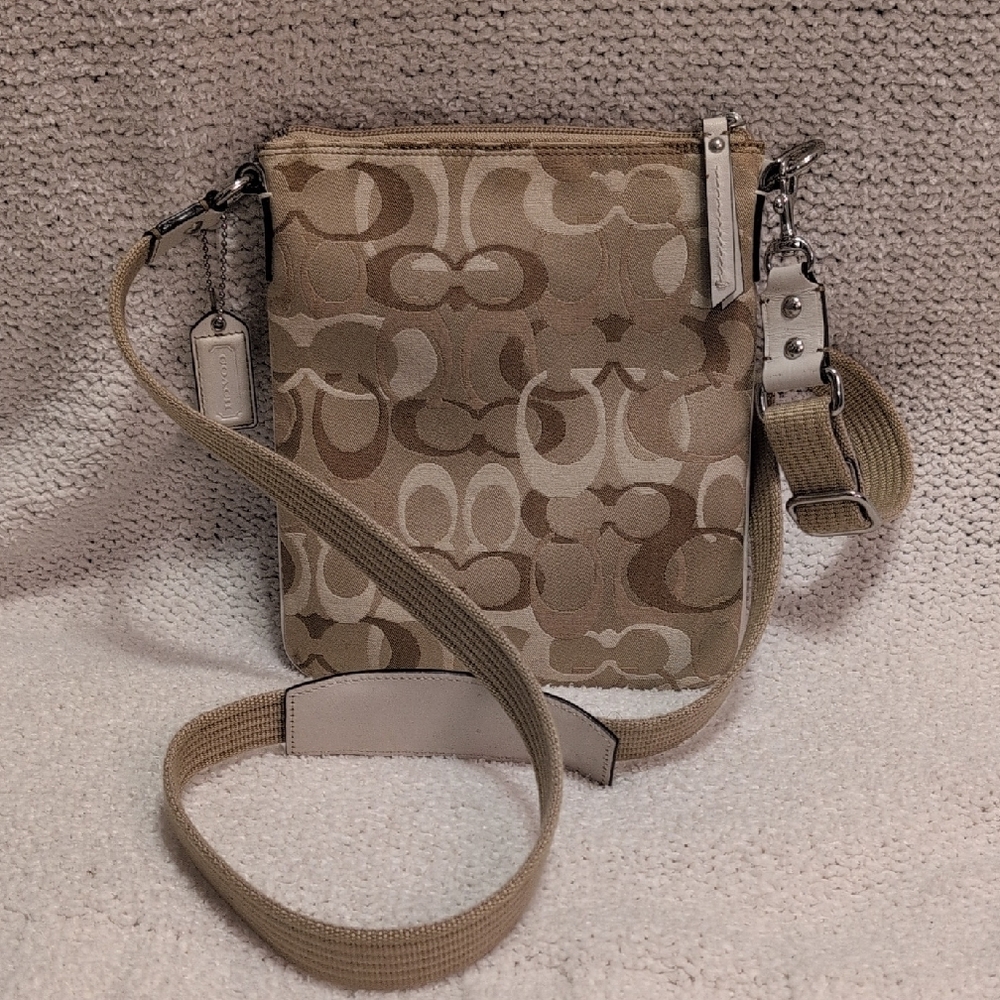 Vintage Coach Crossbody Bag - Picture 2 of 9